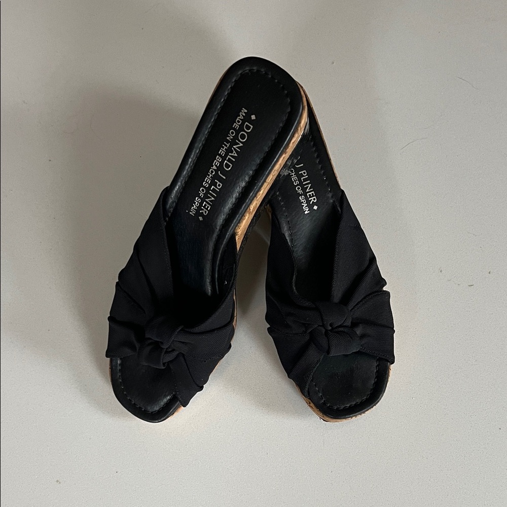 Donald J. Pliner Black Knot Front Mules